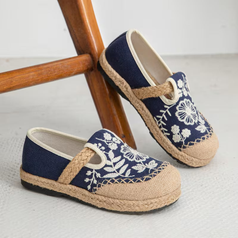 Ethnic Style Embroidered Cloth Shoes, Handmade Embroidered Shoes with a Chinese Flair, Vintage Linen Shoes Blue