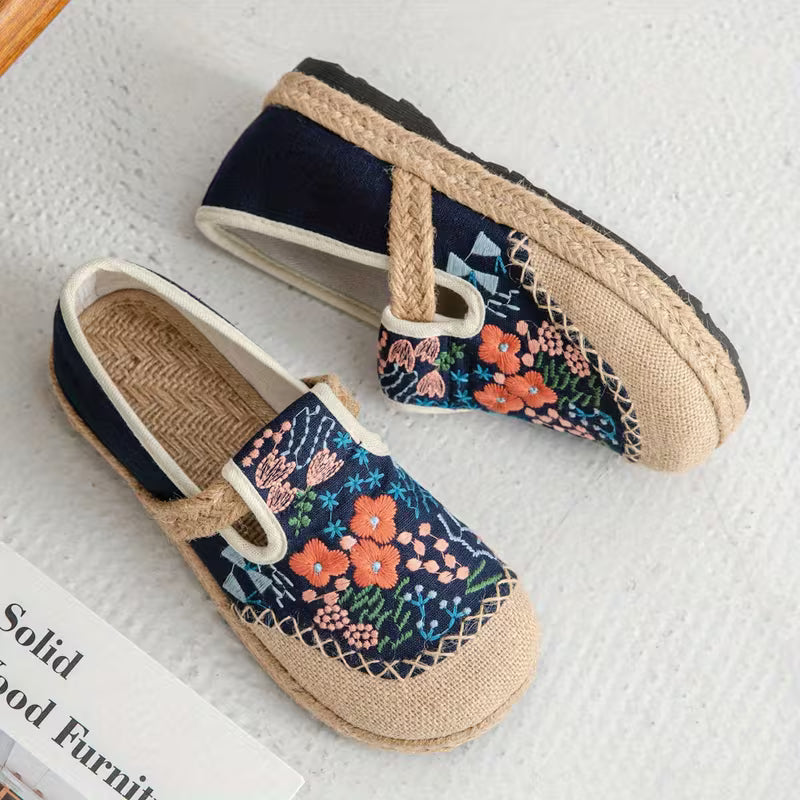 Ethnic Style Embroidered Cloth Shoes, Handmade Embroidered Shoes with a Chinese Flair, Vintage Linen Shoes