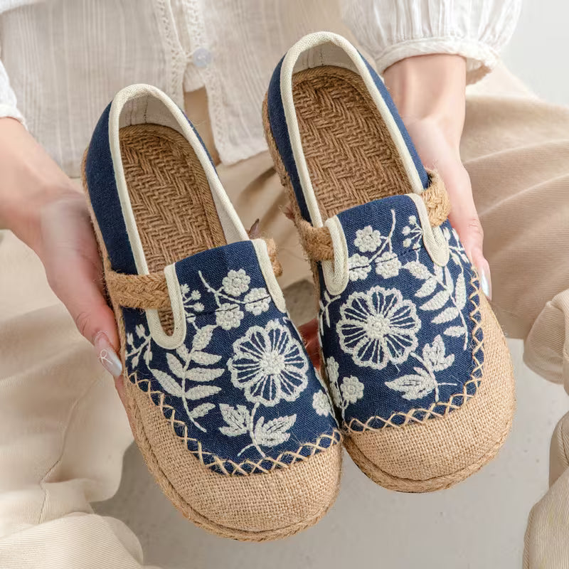 Ethnic Style Embroidered Cloth Shoes, Handmade Embroidered Shoes with a Chinese Flair, Vintage Linen Shoes Blue