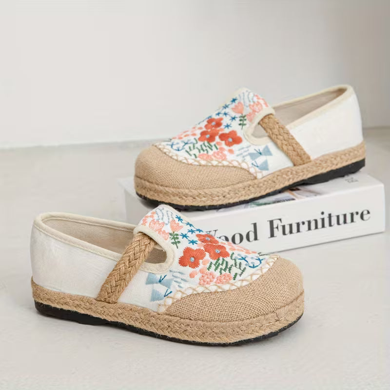 Ethnic Style Embroidered Cloth Shoes, Handmade Embroidered Shoes with a Chinese Flair, Vintage Linen Shoes White