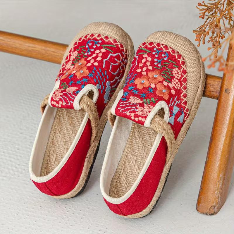 Ethnic Style Embroidered Cloth Shoes, Handmade Embroidered Shoes with a Chinese Flair, Vintage Linen Shoes Red